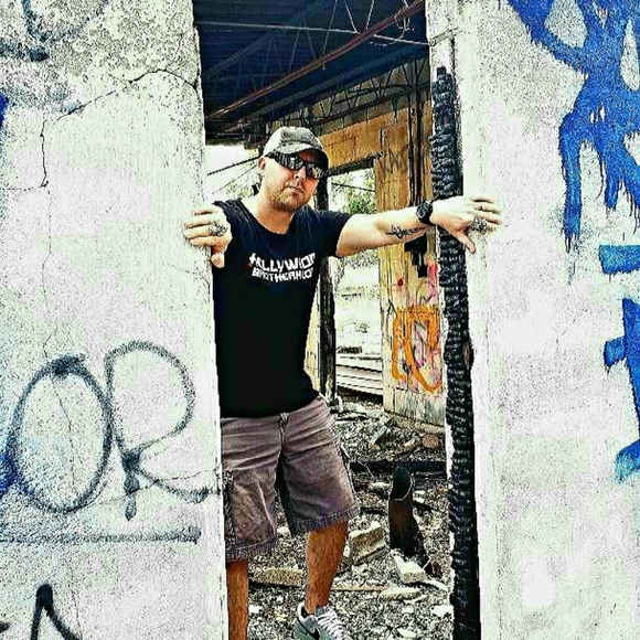 Meet your Posher, Tone - Picture 1 of 1